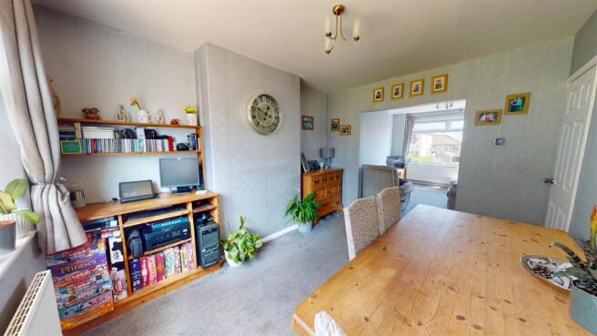 3 bed Semi-Detached for sale Image 4