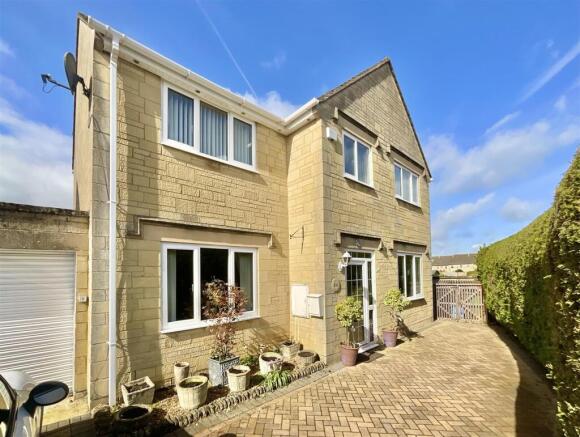 Alexander Drive, Cirencester photo 5
