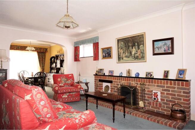 Lounge/Dining Room