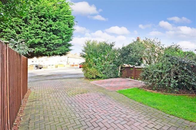Driveway/Parking