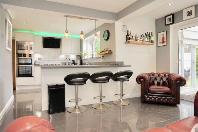 Kitchen/Dining Room