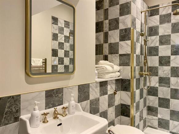 3 bed Apartment for sale Image 10
