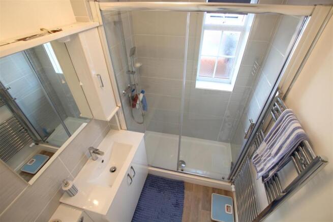 Beautifully Appointed Shower Room