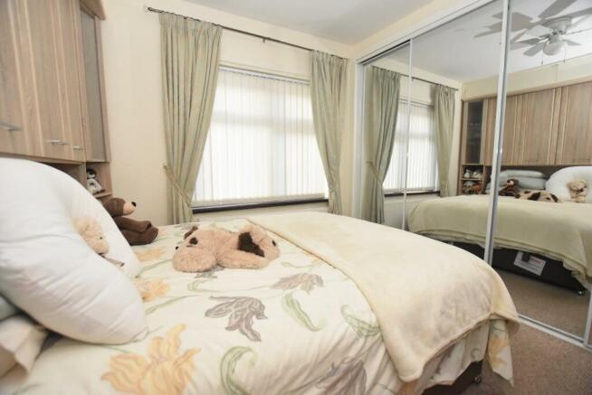 Bed 1.jpg