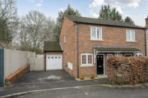 Parletts, Northfields, Winchester SO21 1NZ