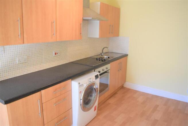 3 bed Flat for sale Image 6