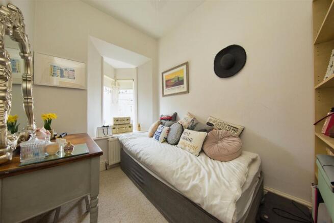 14 Stallcourt Av. 0316.jpg