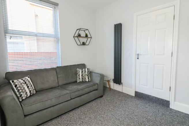 1 bed House Share to rent Image 8