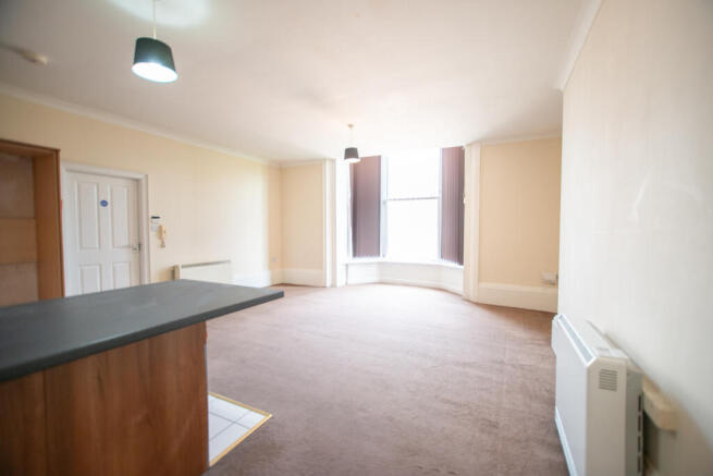2 bed Flat to rent Image 4