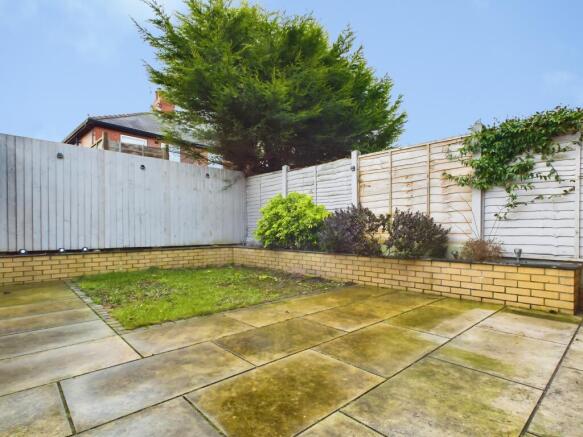 3 bed Semi-Detached to rent Image 12
