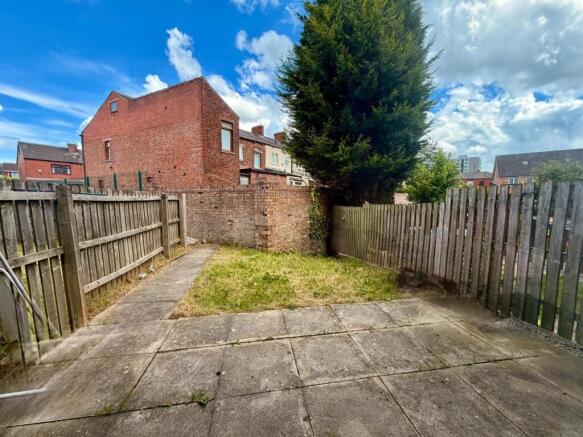 3 bed Terraced for sale Image 11