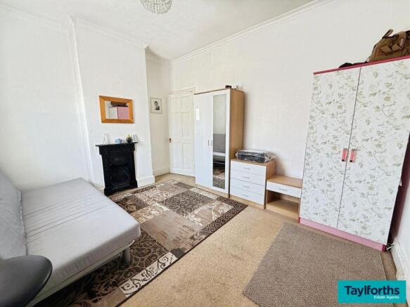 3 bed Terraced for sale Image 7