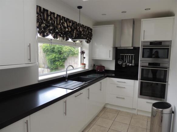 Kitchen/Breakfast Ro