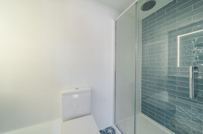 1 bed Apartment to rent Image 12
