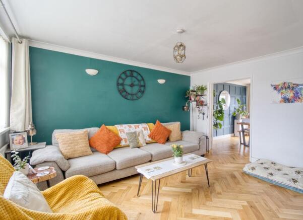 Lounge - EweMove Swindon South