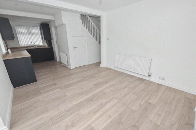 4 bed Semi-Detached for sale Image 11
