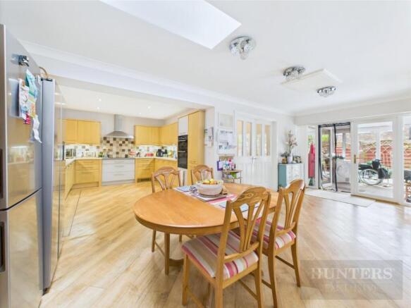 6 bed Detached Bungalow for sale Image 5