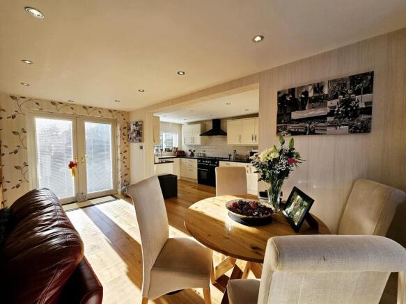 3 bed Detached Bungalow for sale Image 11