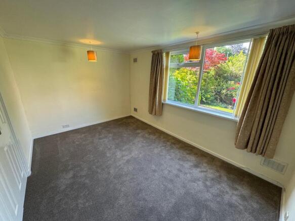 2 bed Apartment to rent Image 5