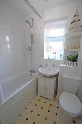 25 Ayrshire Bathroom
