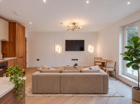 3 bed Apartment for sale Image 2