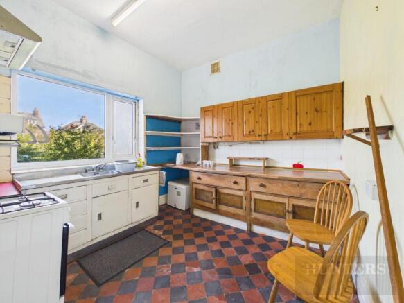 5 bed Detached for sale Image 5