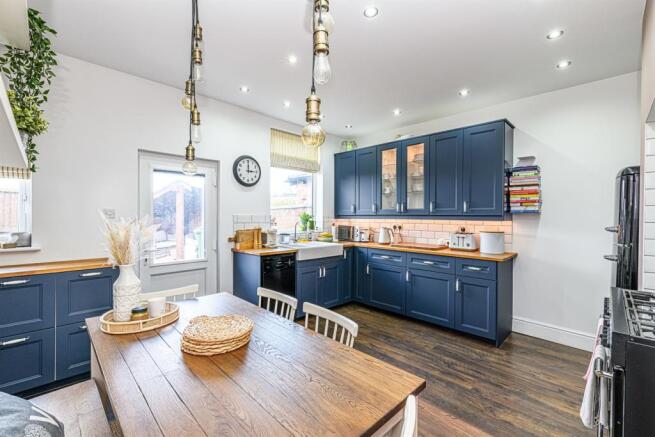 Kitchen/Dining Room