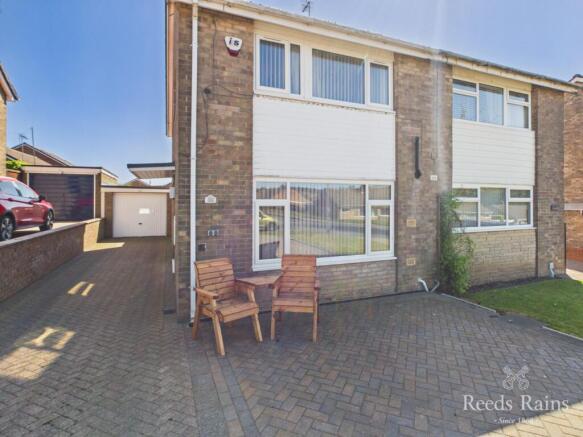 3 bed Semi-Detached for sale Image 12