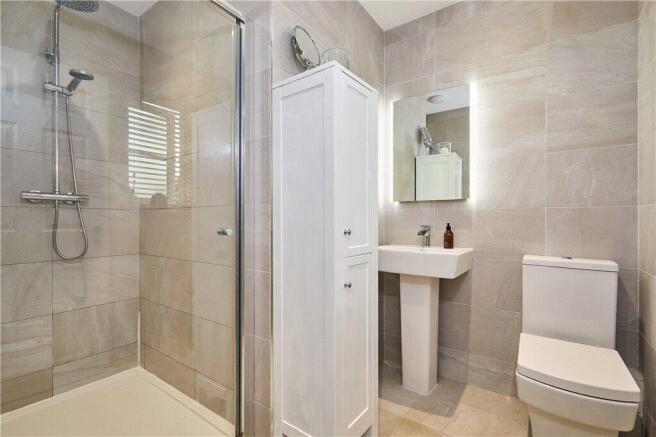 5 bed Detached for sale Image 12
