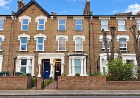 Flat B, 9 Oxford Road, Hornsey, London, N4 3HA