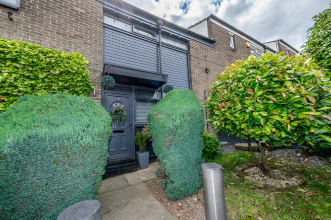SPACIOUS TWO BEDROOM TOWNHOUSE | IDEAL FIRST HOME