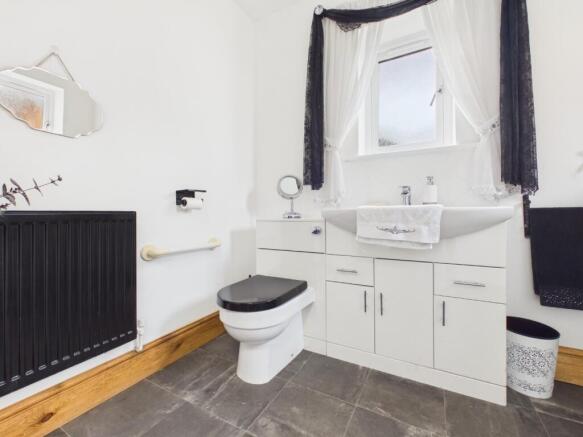 3 bed Detached for sale Image 7