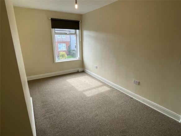 2 bed End of Terrace to rent Image 9