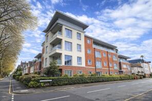 Flat 6, 74 Colborne Place, Maybury Road, Woking GU21 5FN