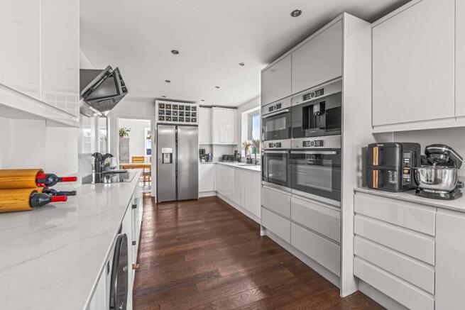 8 Chestnut Close, Ashford, TW15 1DF-47.jpg