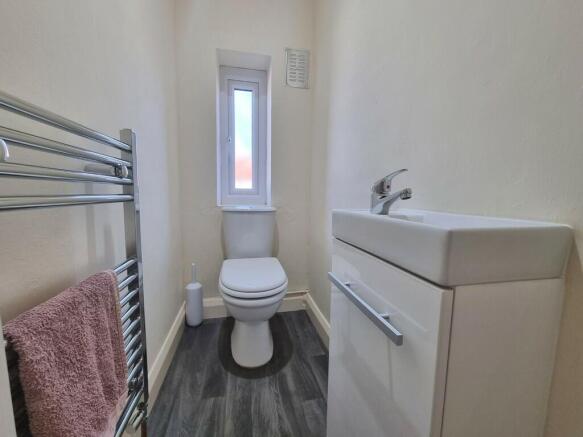 2 bed Apartment to rent Image 9