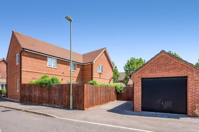 GARAGE/PARKING