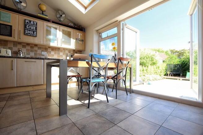 Kitchen/Dining Area