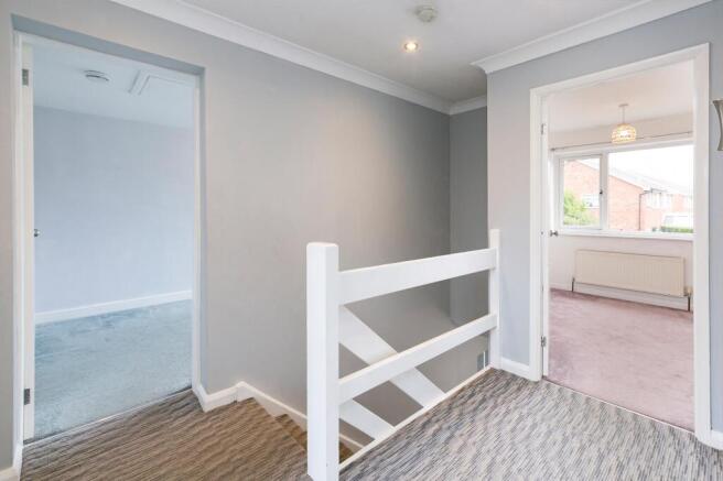 4 bed Semi-Detached for sale Image 8