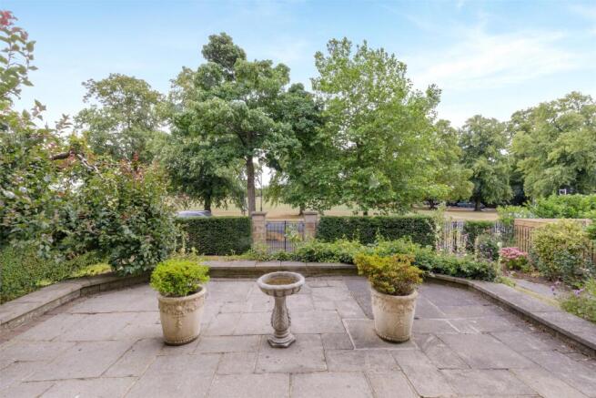 3 bed Flat for sale Image 10