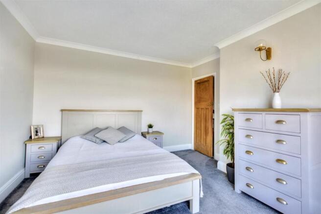 Bedroom 1_2.jpeg