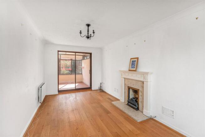 38 Woburn Close, Banbury-6.jpg