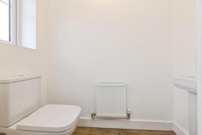 3 bed Semi-Detached for sale Image 8