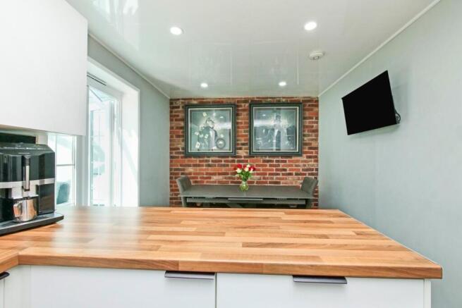 3 bed House for sale Image 9