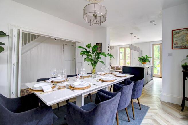Dining toward Kitchen