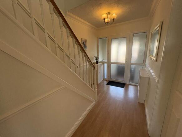 5 bed Semi-Detached for sale Image 6