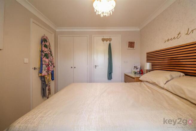 3 bed Terraced for sale Image 10