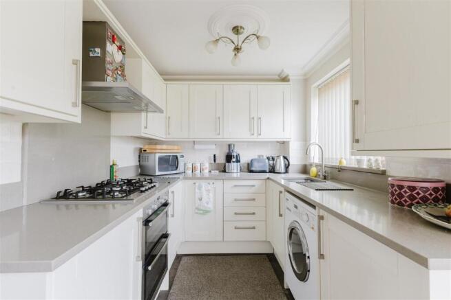 Kitchen 1.jpg