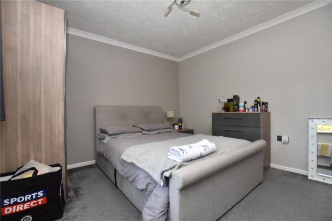 3 bed Town House for sale Image 6