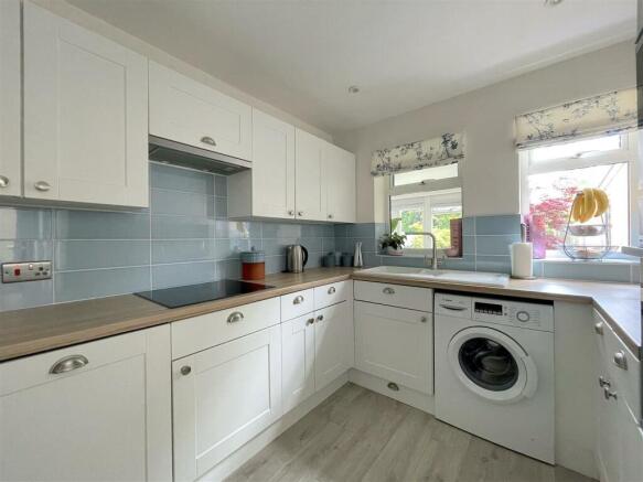 Kitchen (2).jpeg